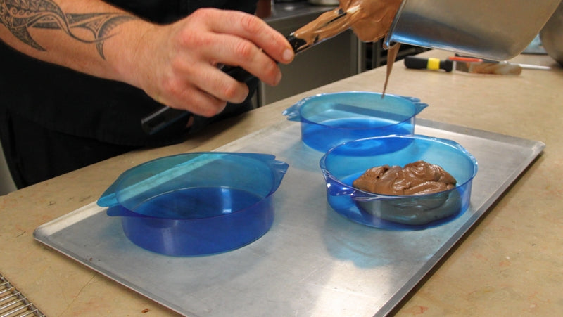 Hygiène en pâtisserie : pourquoi privilégier les moules plastiques ?